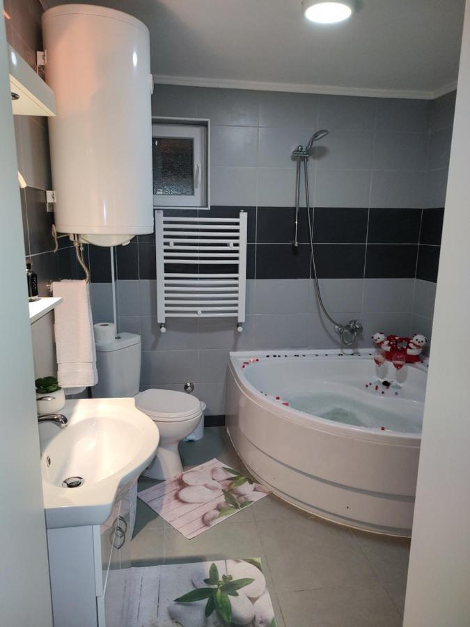 Apartman Raj วรินรัชกา บานยา ภายนอก รูปภาพ