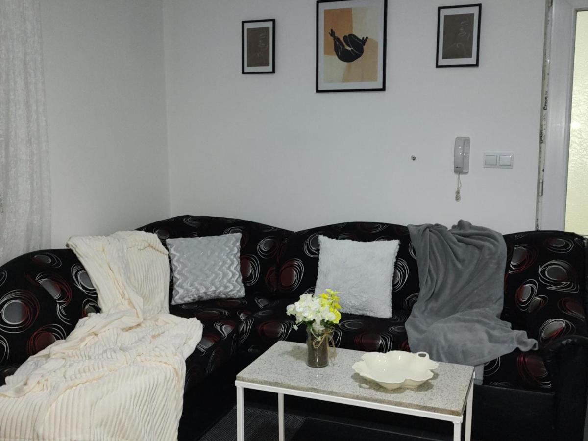 Apartman Raj วรินรัชกา บานยา ภายนอก รูปภาพ
